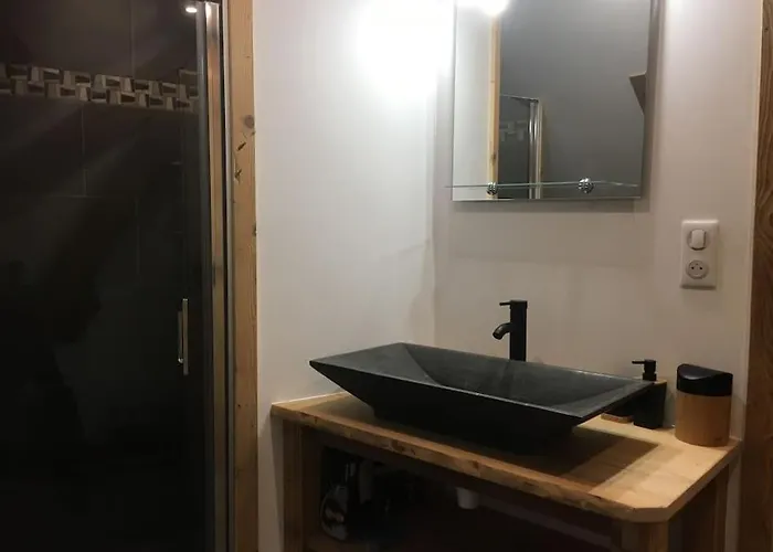 Des 2 Vallees,proche De Tous Commerces 아파트 *